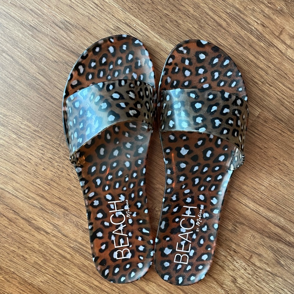 Matisse jelly women’s slides. Size 8 - New in box!